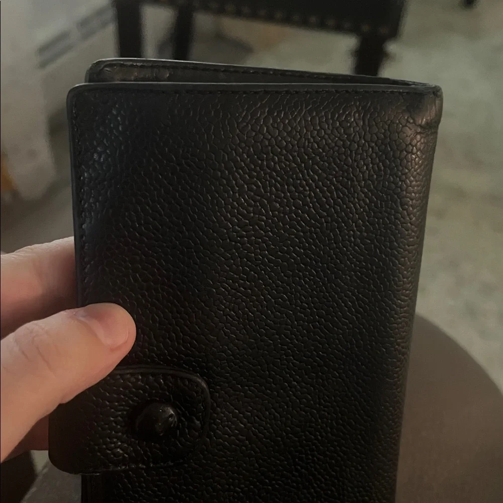 CHANEL Textured Black Caviar Leather Kisslock Wallet CC logo embossed